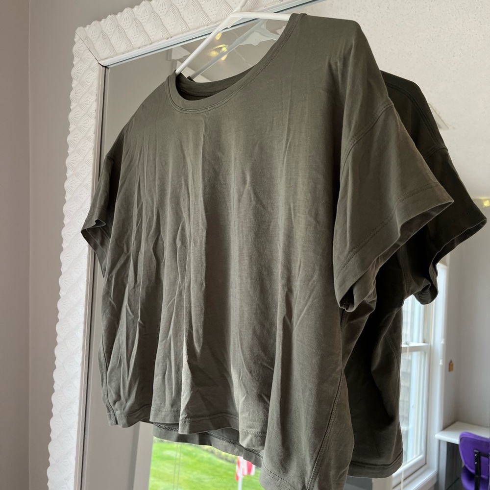Army green Lululemon cropped shirt